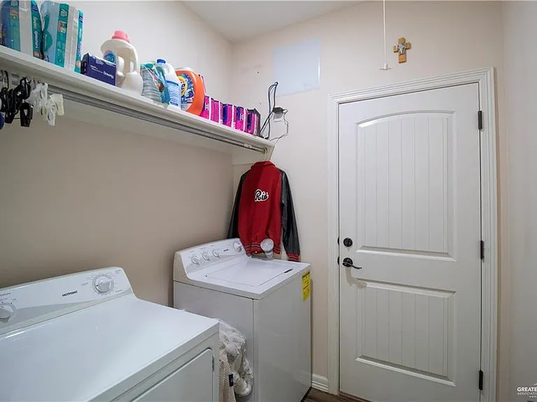 2901 E Imperial Oaks Dr — Photo 13