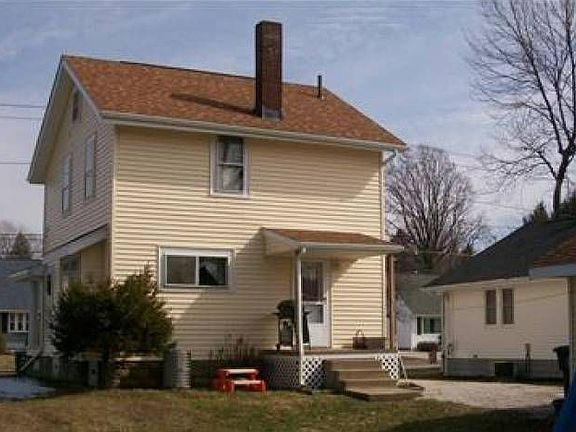 3rd image of 562 Pauline Ave