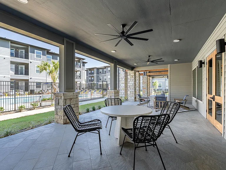 Southton Apartments — Photo 5