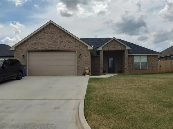 216 NW Sandstone Ave, Cache, OK 73527