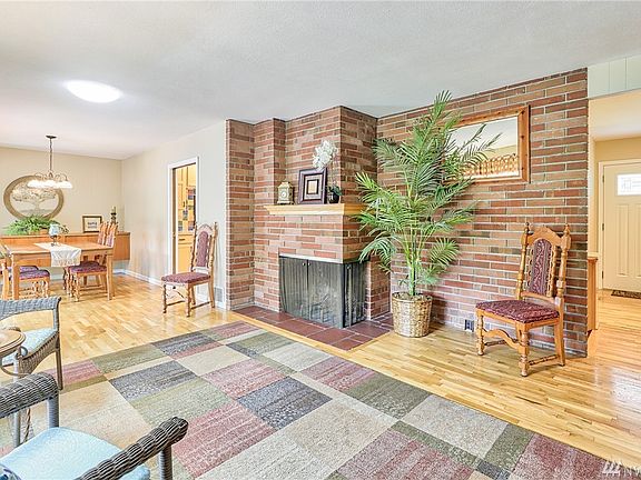 3rd image of 1929 Lakehurst Dr SE