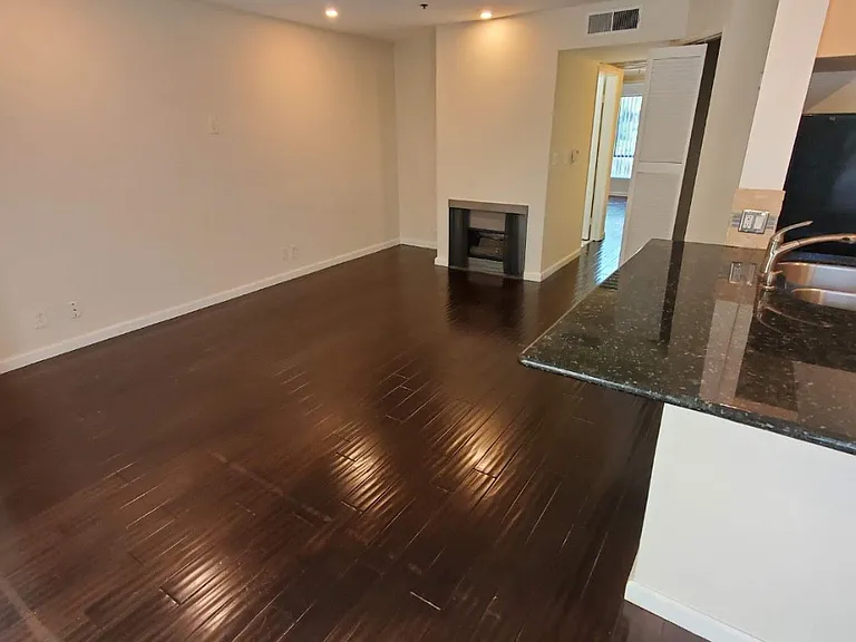 Burton Way Apartments — Photo 7