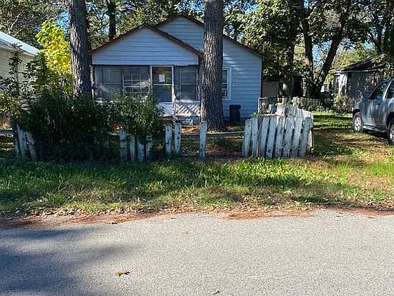 2nd image of 1007 Lange St
