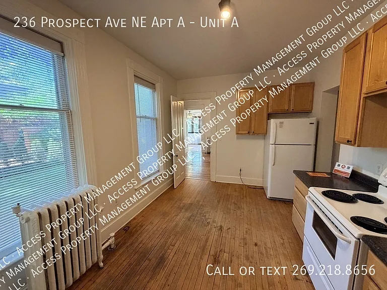 236 Prospect Ave NE #A — Photo 9
