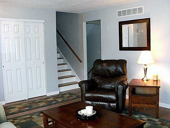 5th image of 234 Elm Dr
