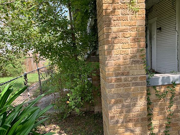 3rd image of 1413 Palmer St