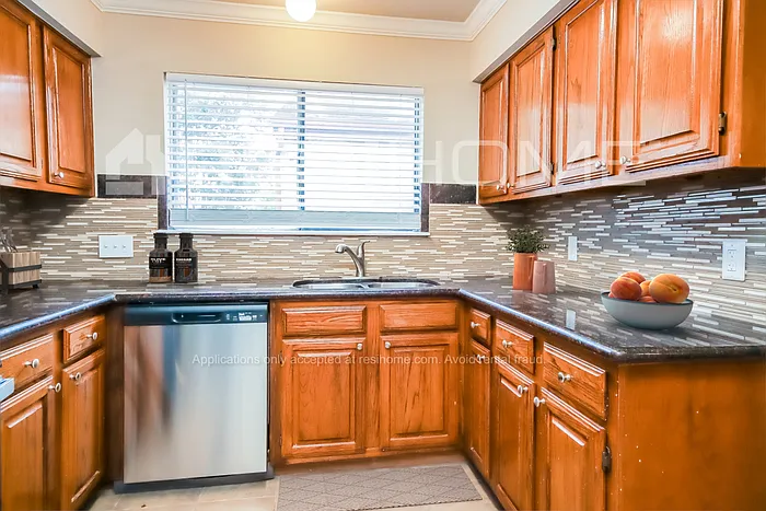 6330 Dellfern Dr — Photo 4
