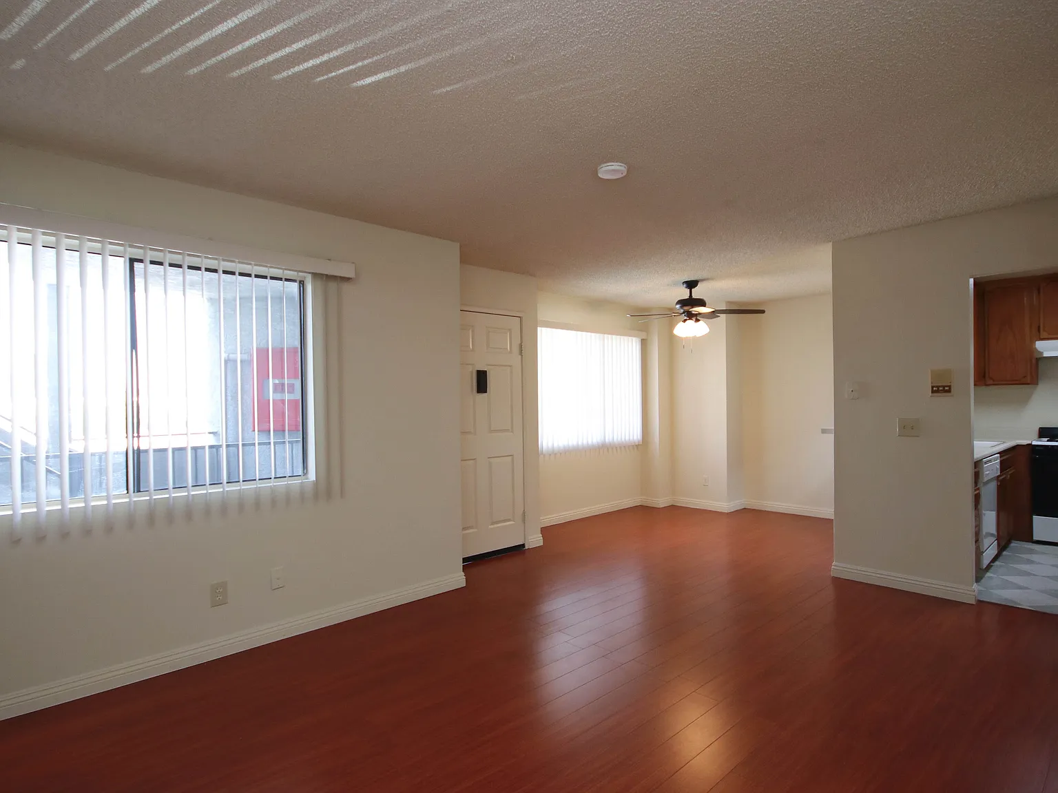 1 bed, 1.5 bath, $1,945 — Photo 4