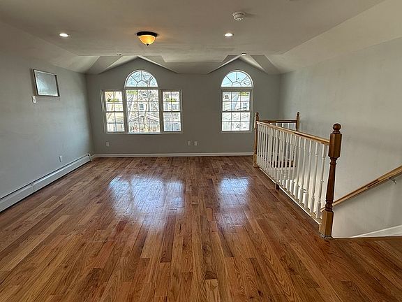5th image of 118-24 189th St #2