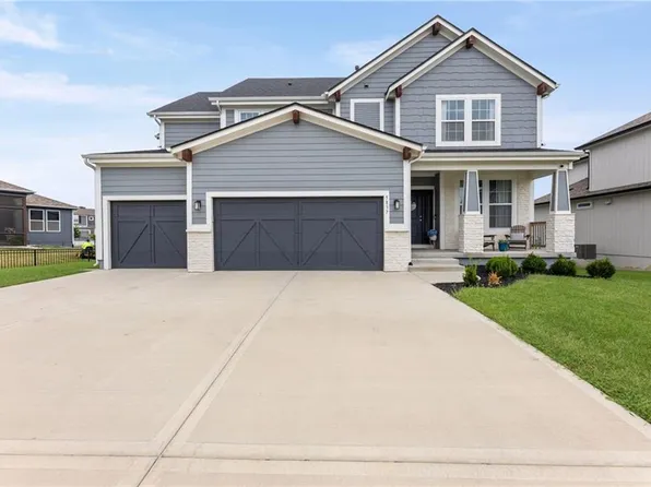 5837 Belmont Dr, Shawnee, KS 66226