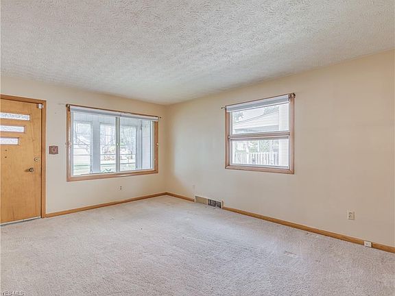 3rd image of 866 Minota Ave