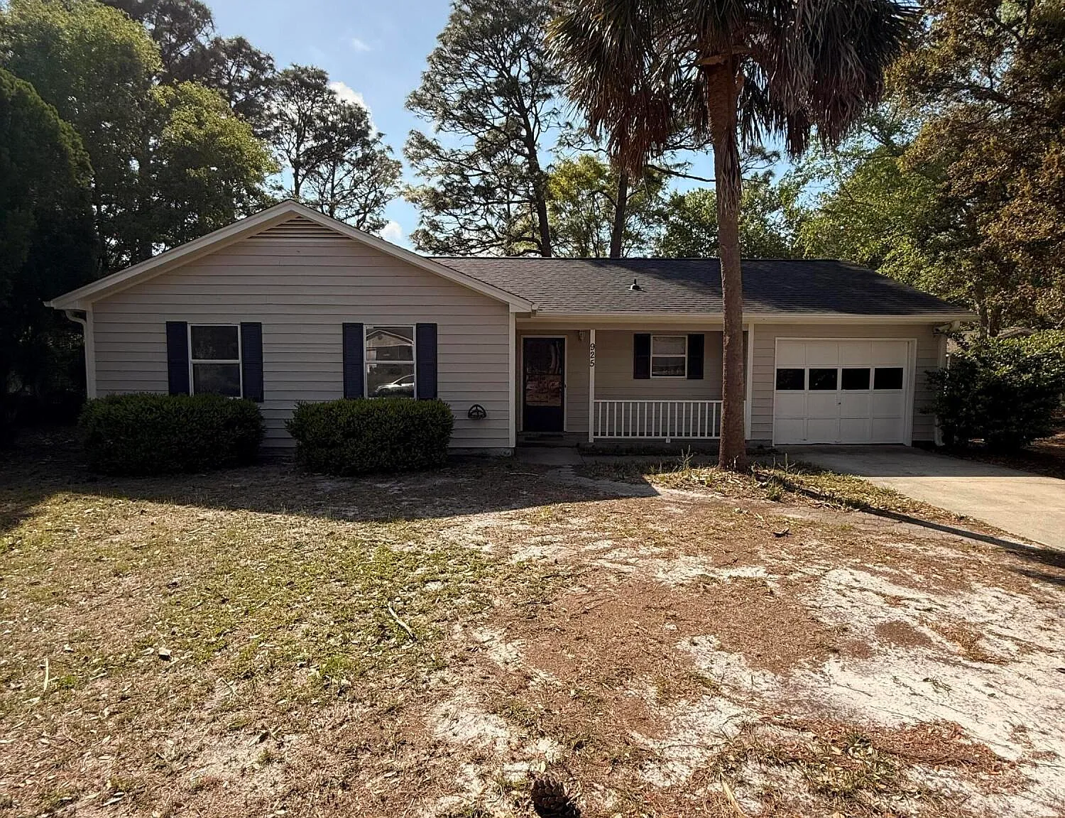 4 bed, 2.0 bath, 1310 sqft, $2,600 — Photo 2