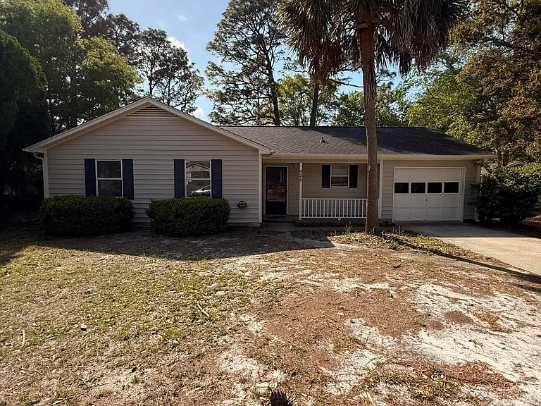 925 Hunting Ridge Rd — Photo 2