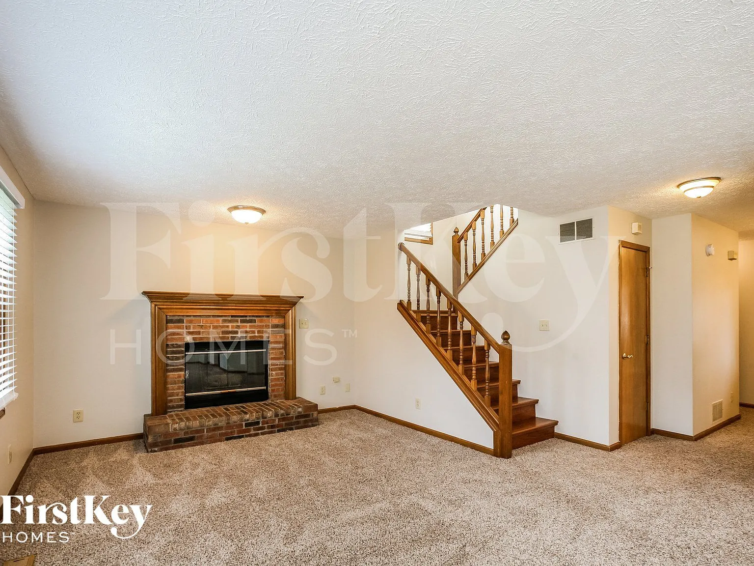 3 bed, 2.5 bath, 1557 sqft, $2,200 — Photo 4