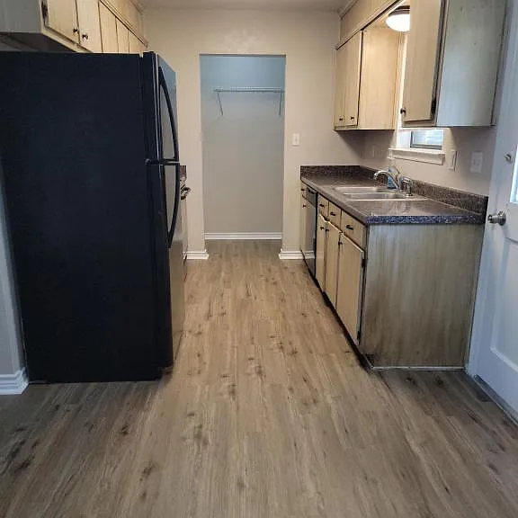 320 Jean Dr — Photo 16