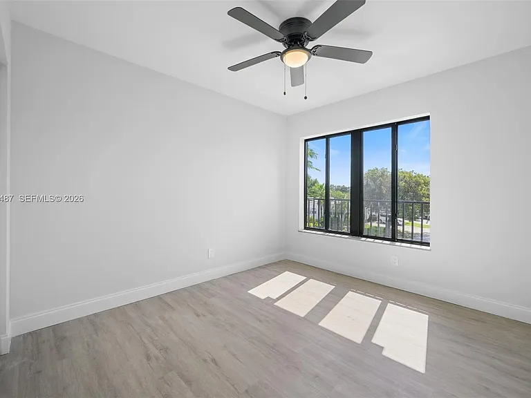 349 NW 40th St #203 — Photo 14