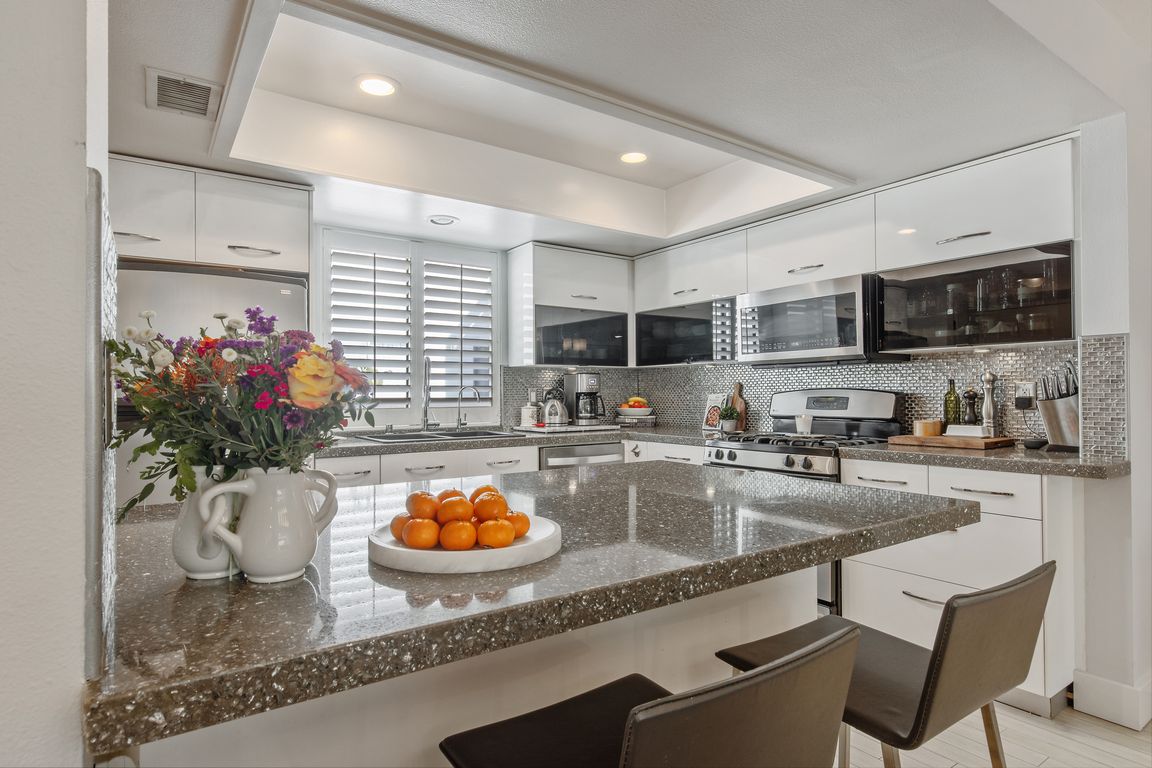 4455 Fulton Ave-19