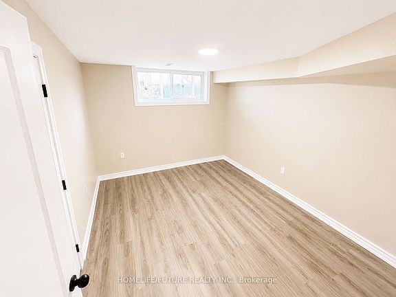5th image of 1027 Danforth Rd