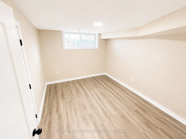 1027 Danforth Rd — Photo 9