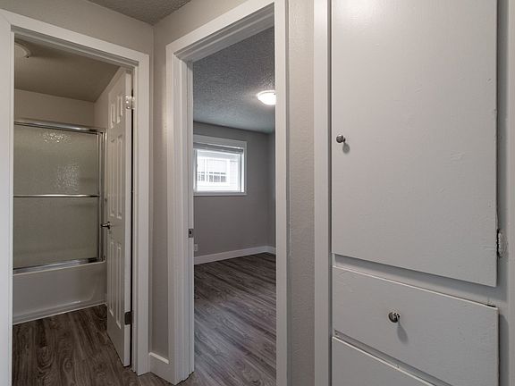 5th image of 908 NE 86th St