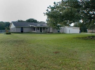 109 Woodland Dr, Burleson, TX 76028