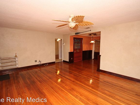 3rd image of 265 Lexington Dr