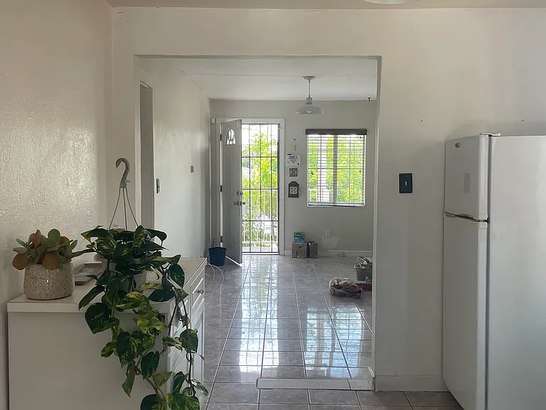 228 S Arizona Ave — Photo 6