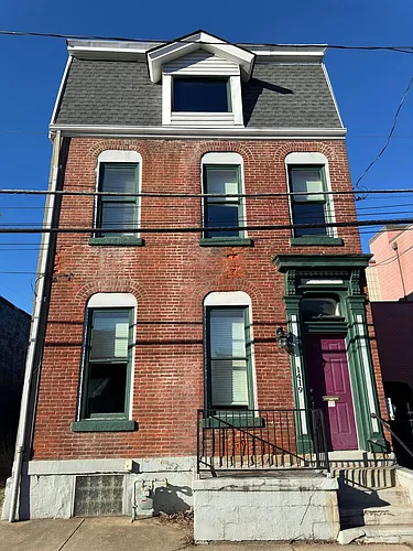 1419 Sedgwick St Photo 1