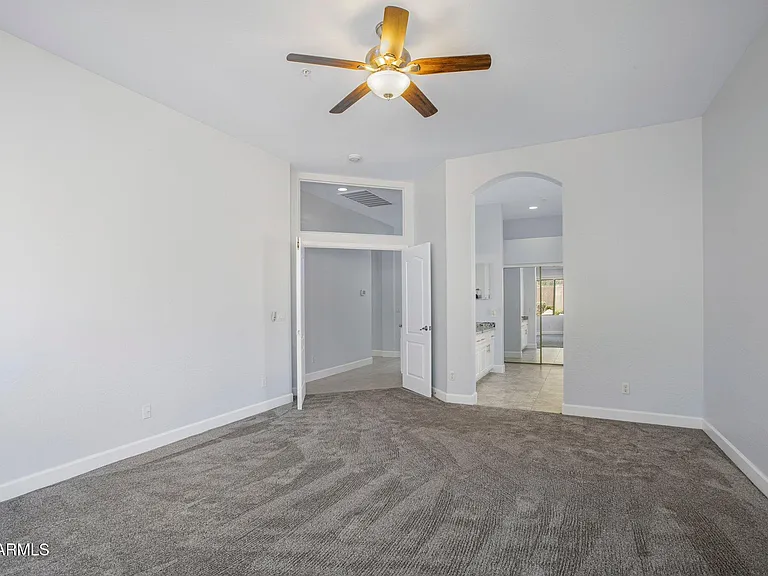 16601 N 104th St — Photo 12