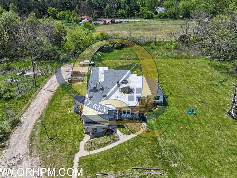 10149 Corunna Rd — Photo 17