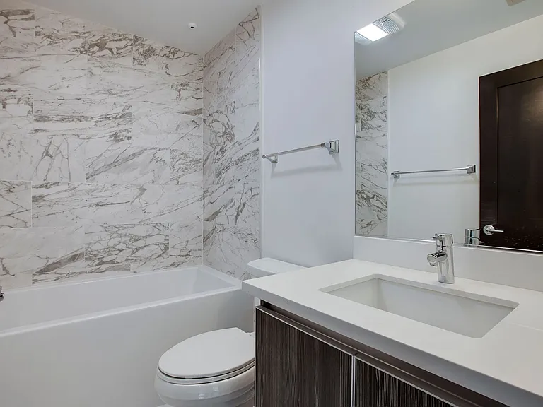 4255 Lockwood Ave — Photo 10
