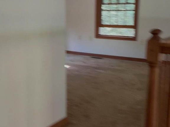 5th image of 121 Cedar Ln
