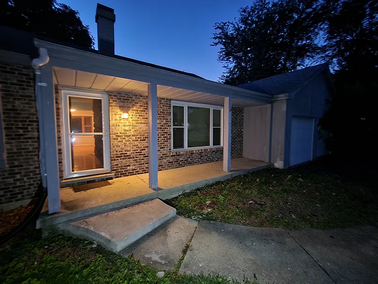 39W496 Hemlock Dr — Photo 5
