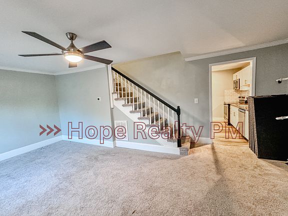 2nd image of 708 E Gladstone Ave