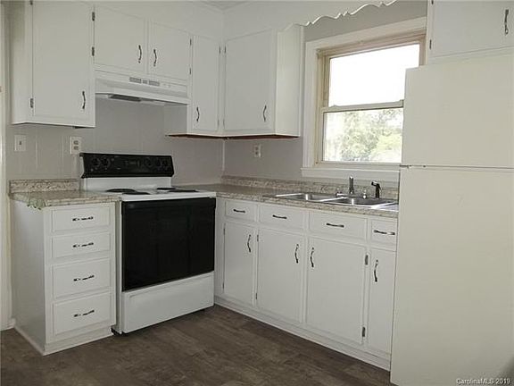 4th image of 4038 Winfield Dr