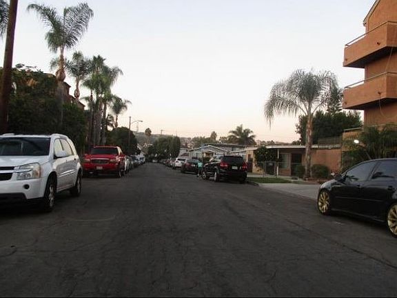 Exterior Neighborhood (street photo)