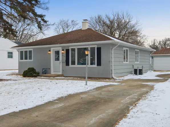 2404 Sigwalt St, Rolling Meadows, IL 60008