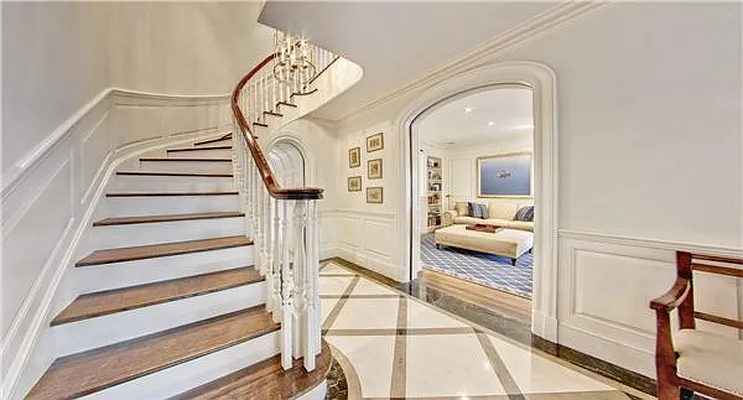 Sold by (Legacy) Elegran | media 4