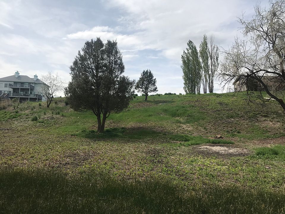 2nd image of 33104 Bayside Ln