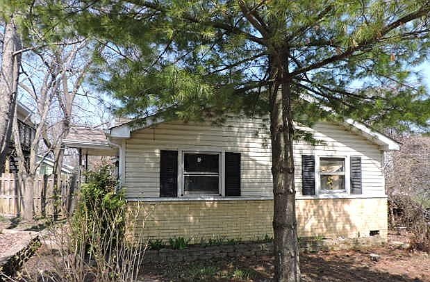 1st image of 18880 W Oak Ave