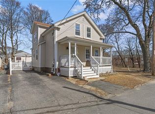 9 Washburn Ave, Rumford, RI 02916