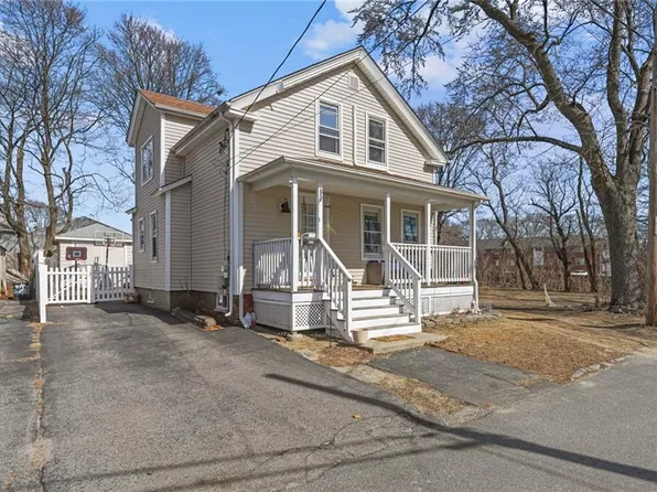 9 Washburn Ave, Rumford, RI 02916