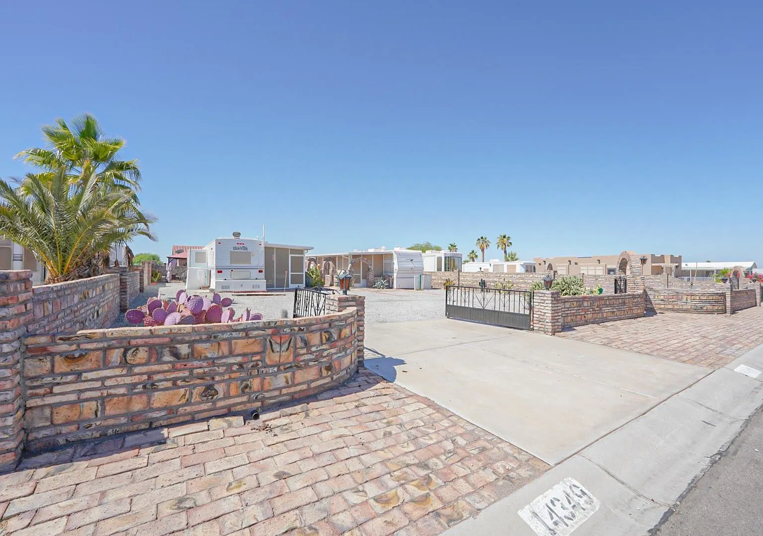 14349 E 28th Ln — Photo 3