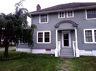 24 E Woodyard Ave, Ridge Farm, IL 61870