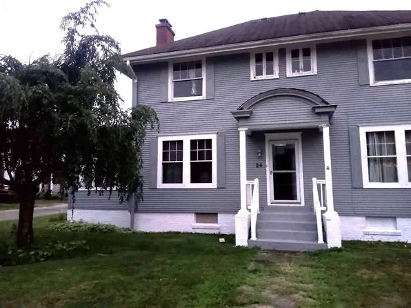 24 E Woodyard Ave, Ridge Farm, IL 61870