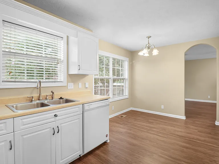 3368 Marrast Dr — Photo 25