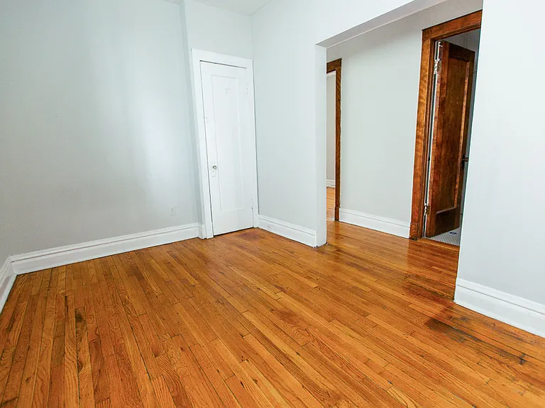 1104 N. Oakley Blvd. — Photo 10