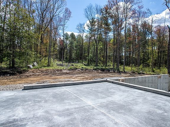 2nd image of 260 Hunt Rd #A