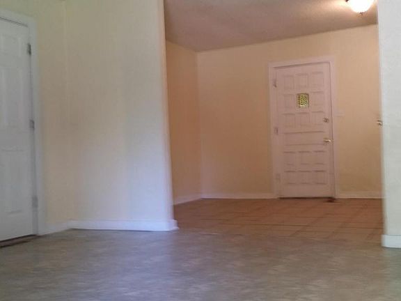 3rd image of 4024 Oakley Ave