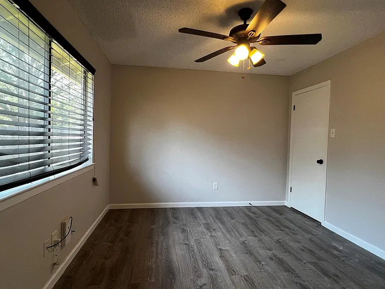7506 Chelsea Moor #B — Photo 19